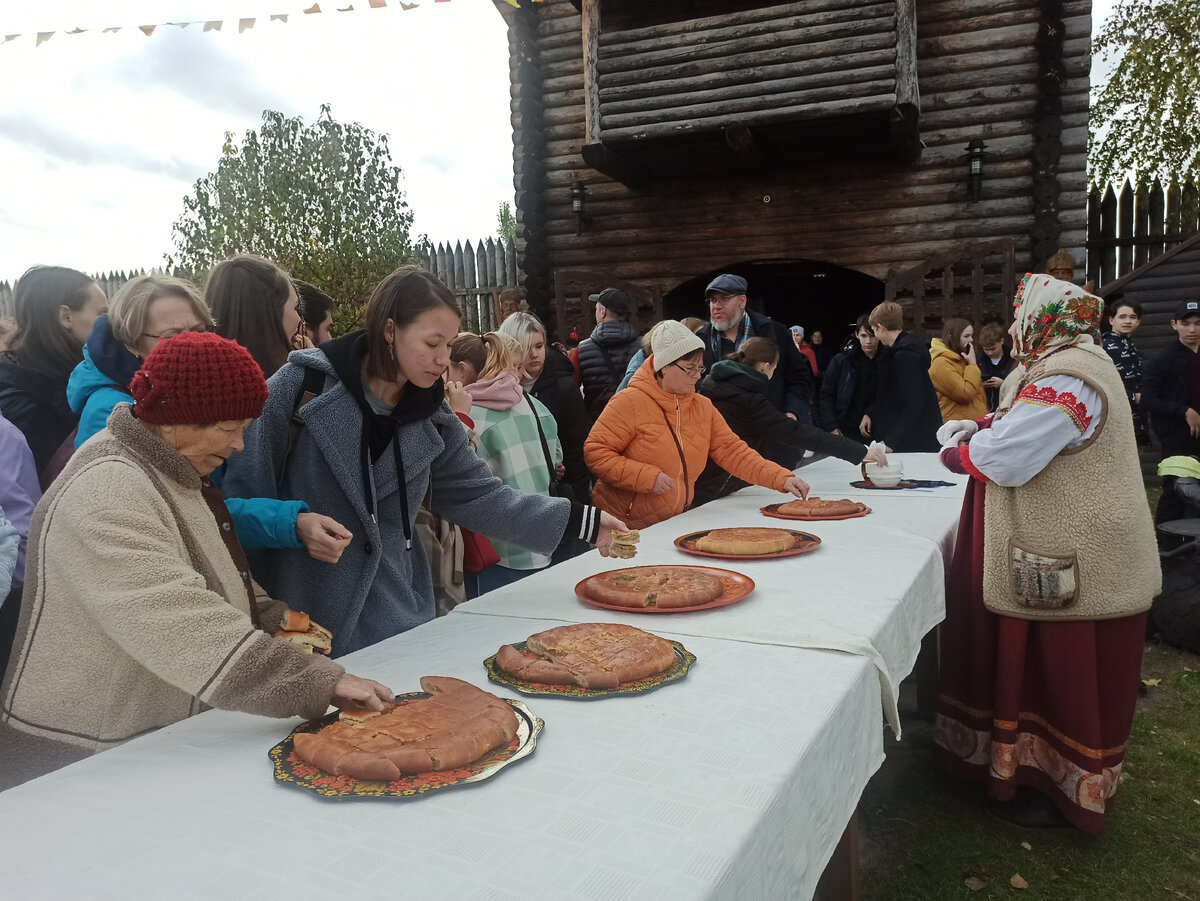 Праздник «Капуста Барыня» в Ялуторовске: едим пироги, лепим пельмени и  водим хоровод | Visit Tyumen | Дзен