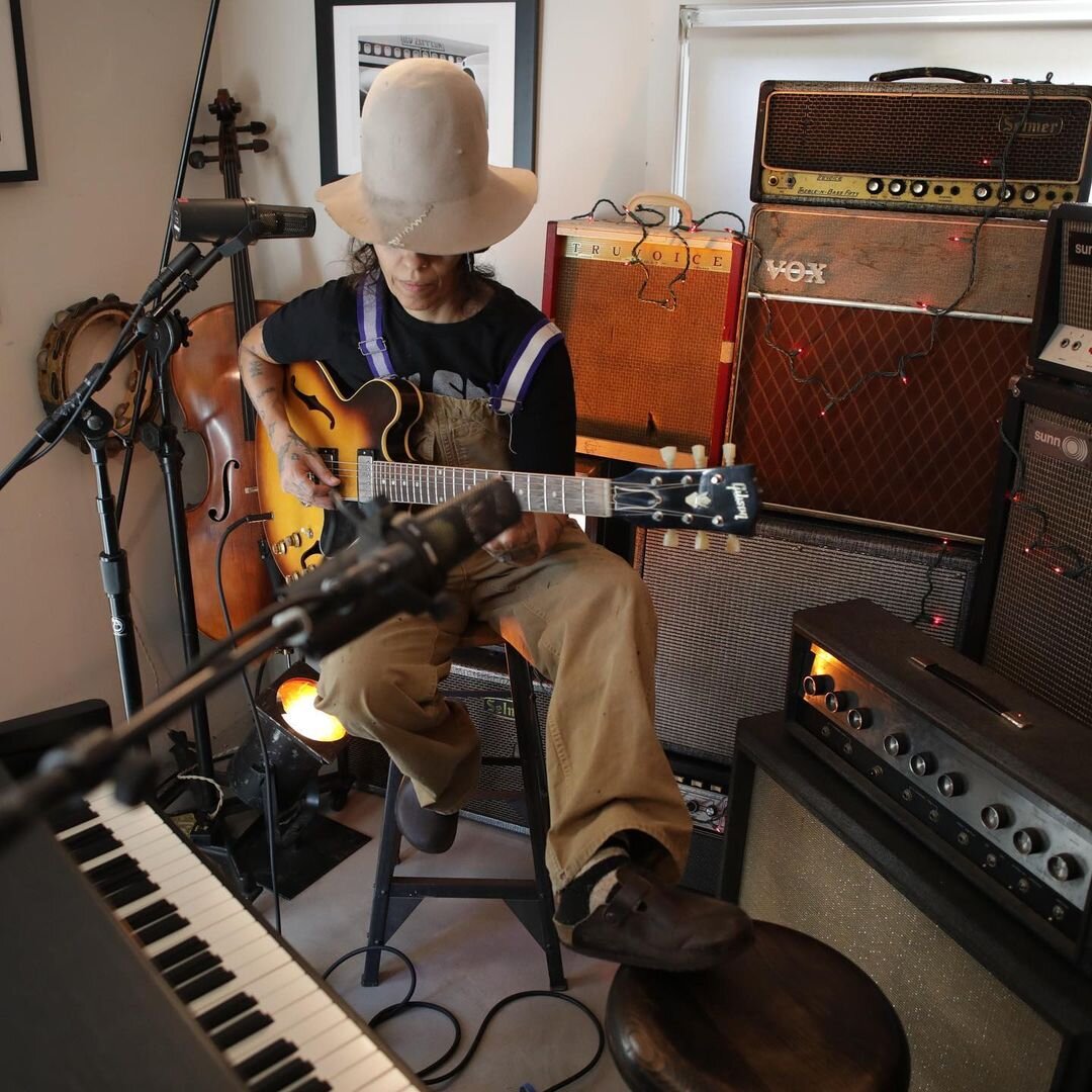 Линда Перри