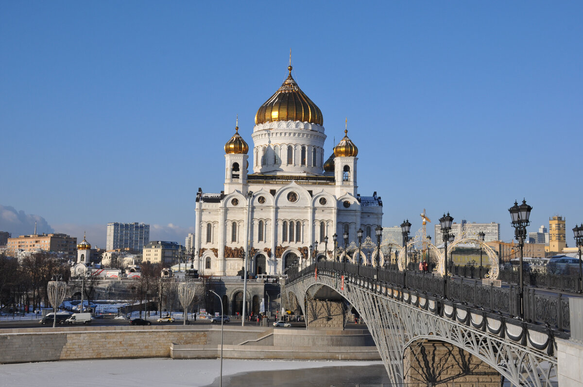 Патриарший мост в Москве. Фотопутешествие с рассказом о  достопримечательностях, расположенных поблизости. | Увидеть новое, узнать  прошлое | Дзен