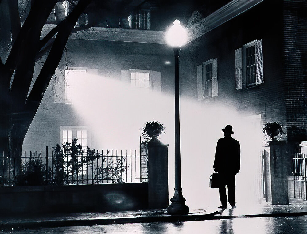 Фрагмент постера к мистическому фильму ужасов Уилльяма Фридкина «Изгоняющий дьявола».