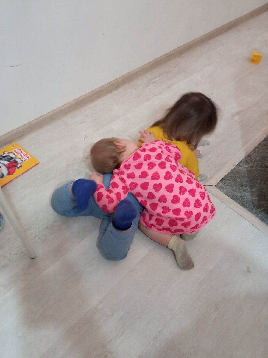 Притомились)