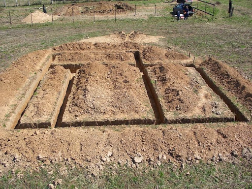 Источник фото: http://domnomore.com/lentochnyy-fundament-svoimi-rukami/