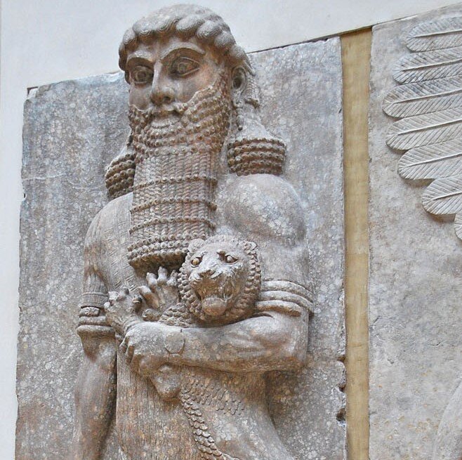 Гильгамеш в Лувре.