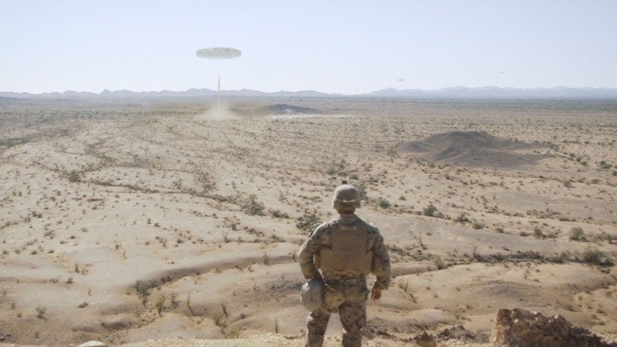 Где нло. Зона 51 США военные летающие тарелки. Розуэлльский инцидент. Зона 51. Area 51 в пустыне. Сбитый НЛО Калахари