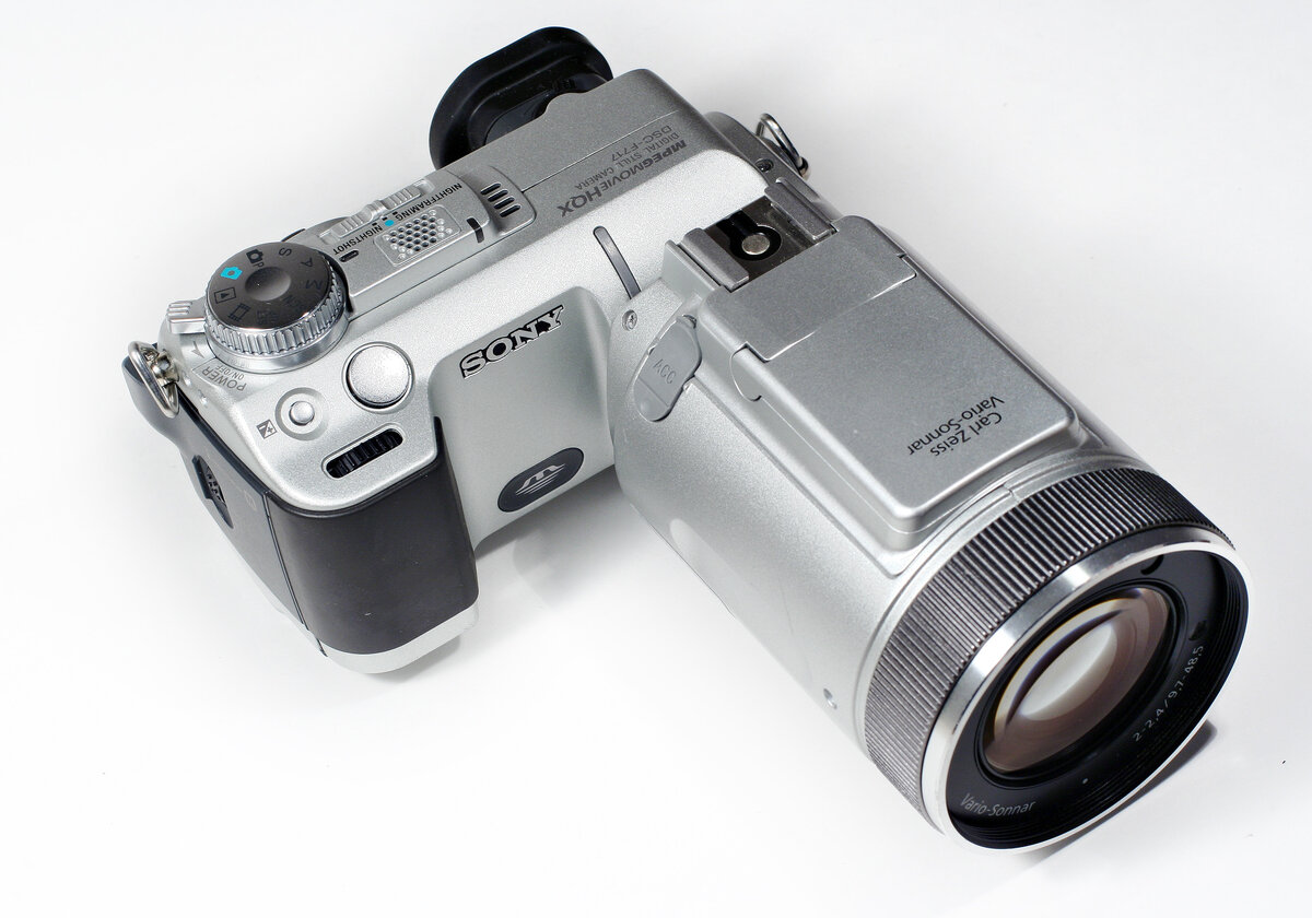 Sony F717