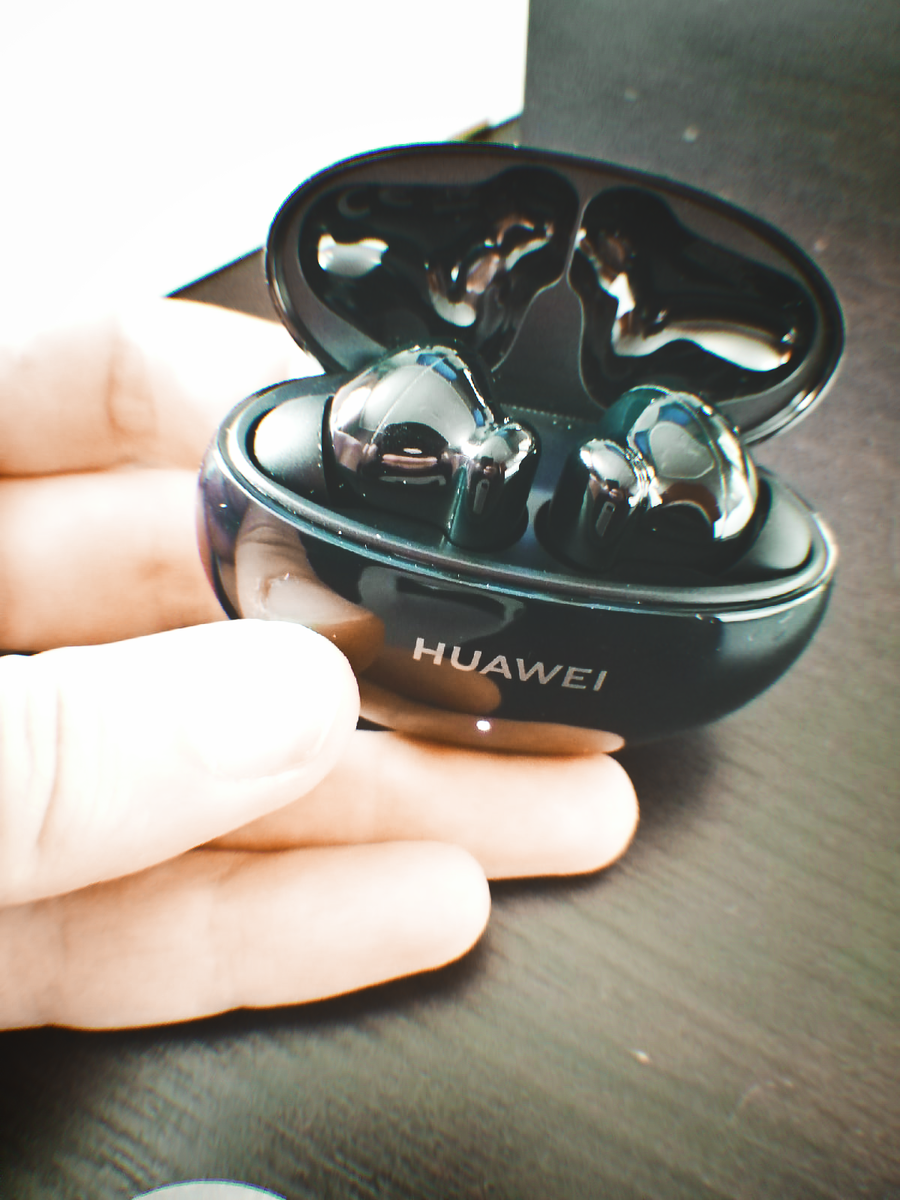 Открытое положение кейса