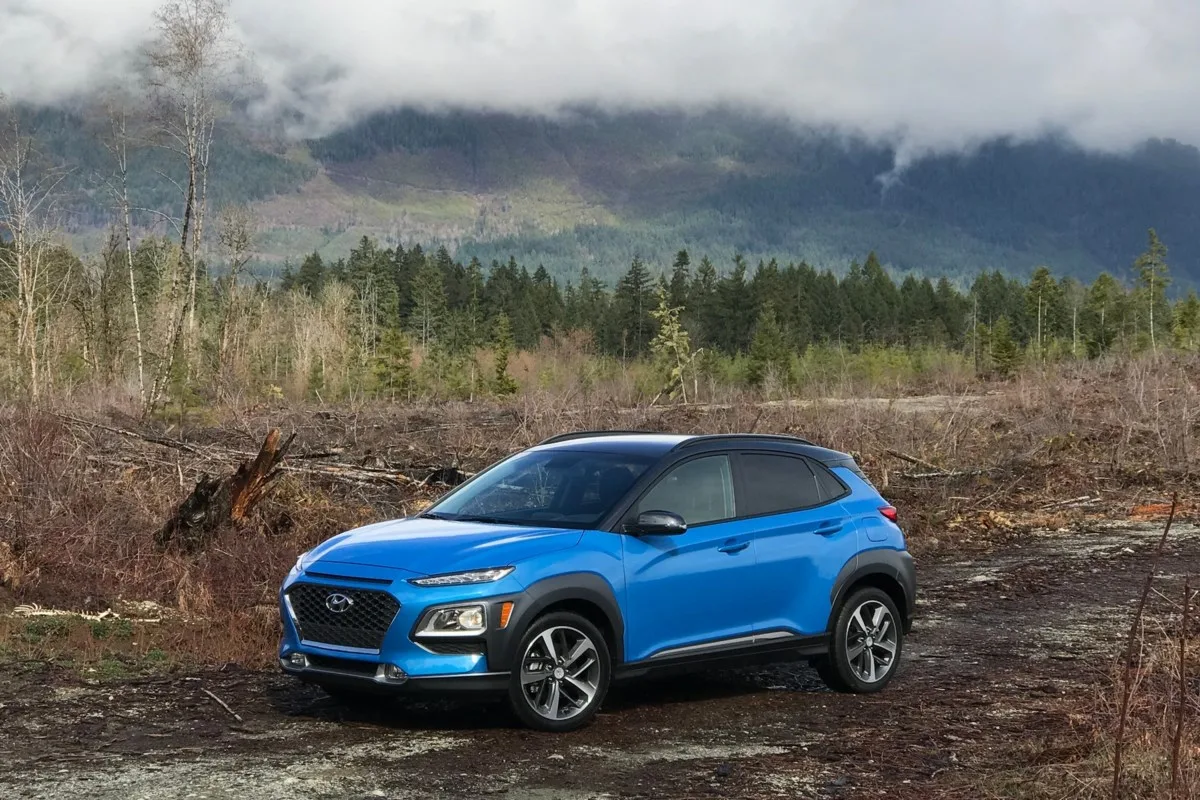 Доброго времени суток.
Сегодня поговорим о новинке «Hyundai Kona» — полноценном передне- или полноприводном кроссовере от знаменитого южнокорейского производителя.