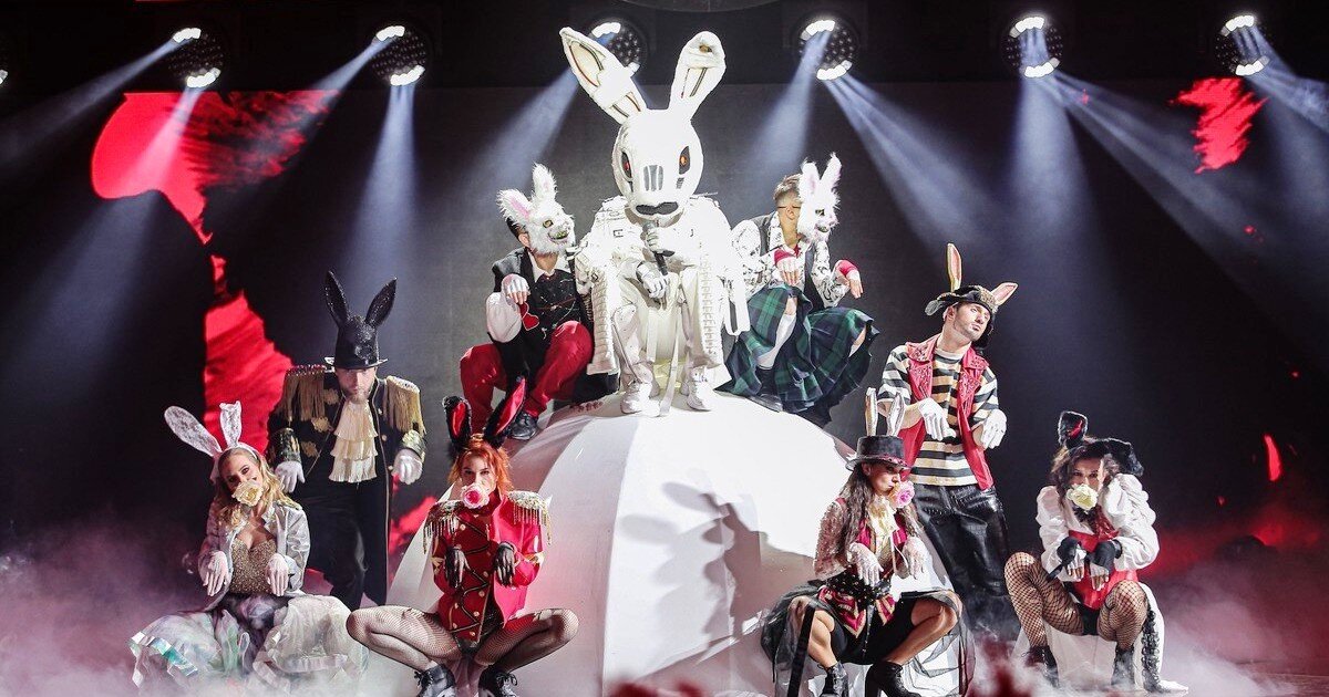 иной раз на сцене творится что-то невообразимое