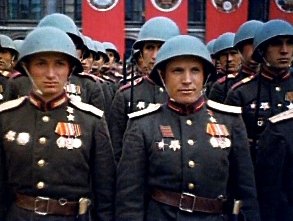 Парад победы 1945 картинки цветные