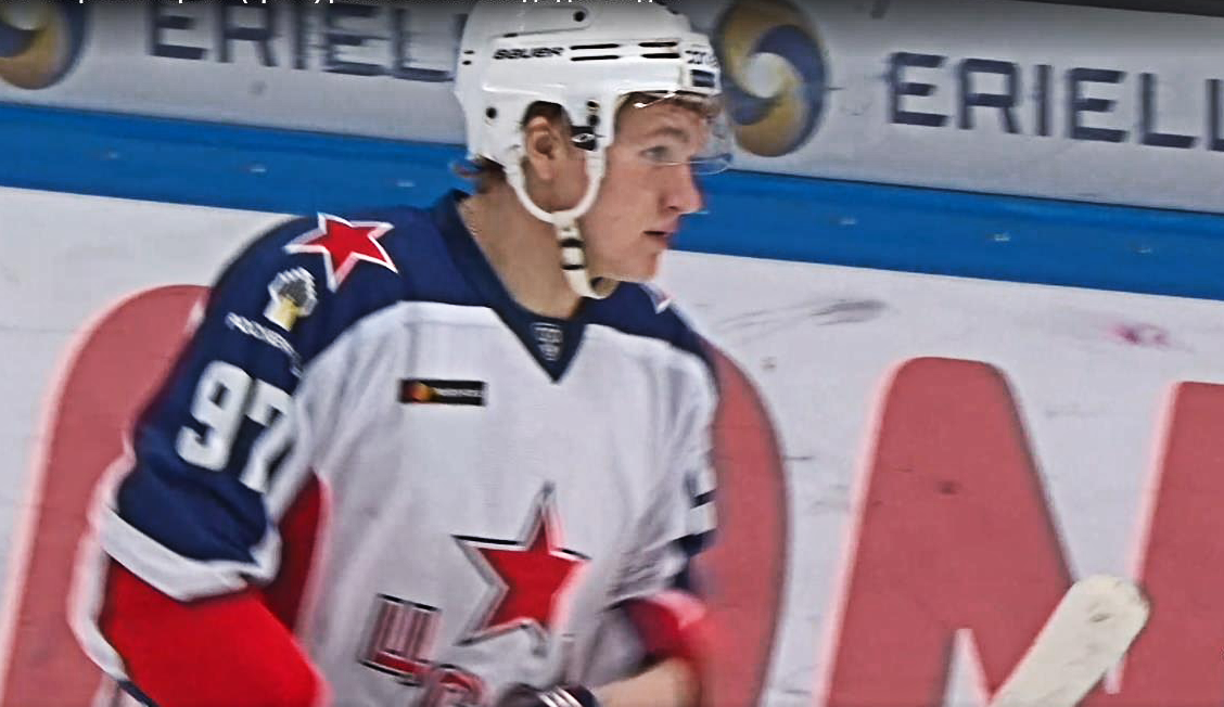 В сезоне 2018/19 Кирилл Капризов вместе с "ЦСКА" выиграл Кубок Гагарина, набрав 65 очков в 74 матчах.