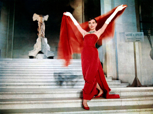 Кадр из фильма «Забавная мордашка» (1957)