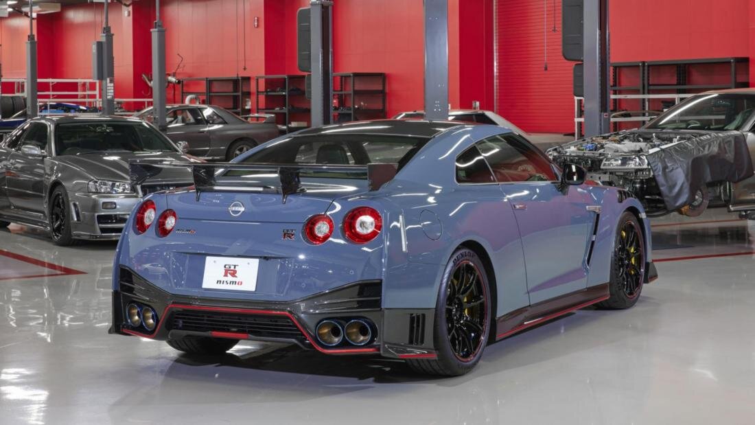 Неожиданно... Это новый Nissan GT-R Nismo R35 GT-R еще жив, так как инженеры снижают вес