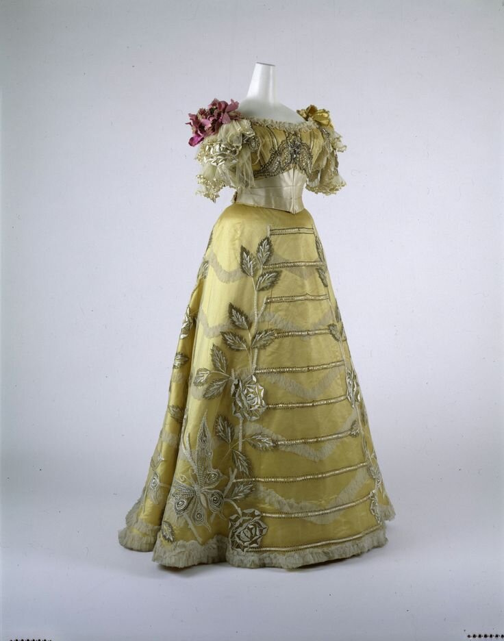 Вечернее платье, 1889 год. Музей искусства Метрополитен.