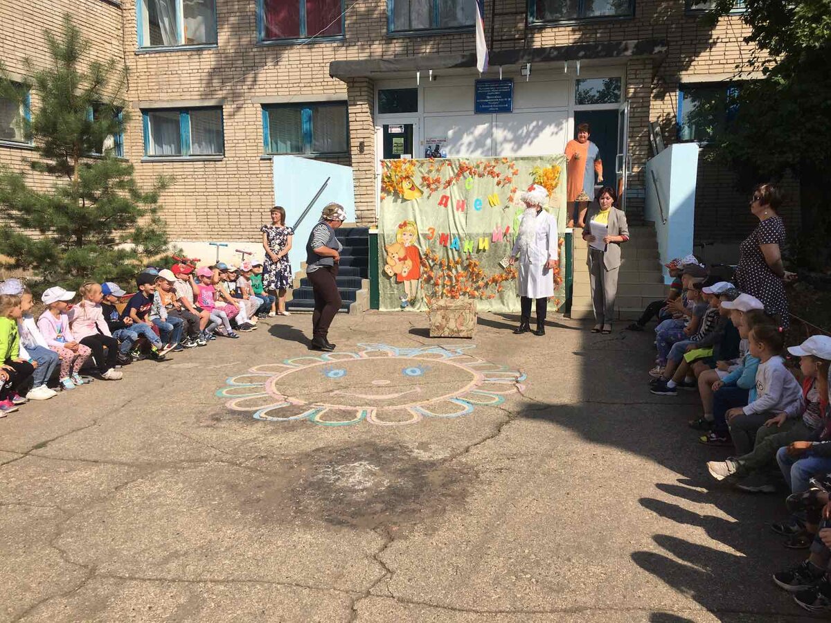 Праздник на свежем воздухе в детском саду. Фото: лич