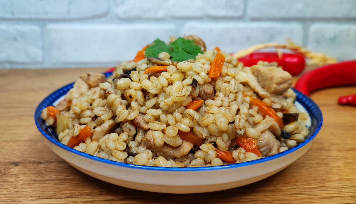 Беру перловку и готовлю отменный плов с мясом и грибами. Простой рецепт на  каждый день | Карамелька | Дзен