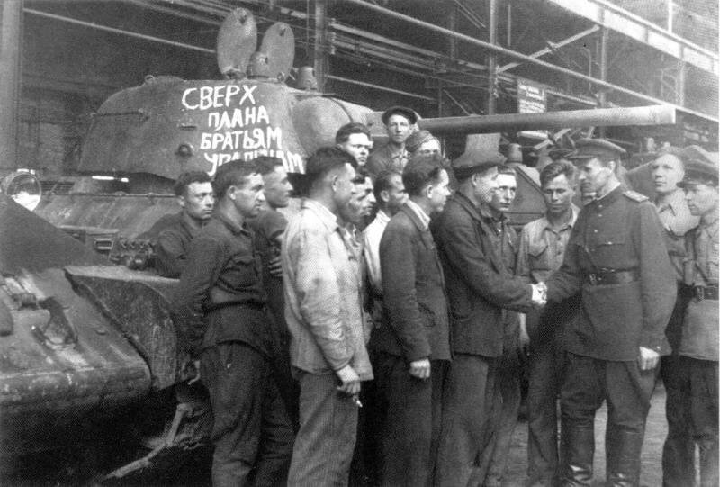 Средние танки Т-34, изготовленные сверх плана для Уральского добровольческого танкового корпуса