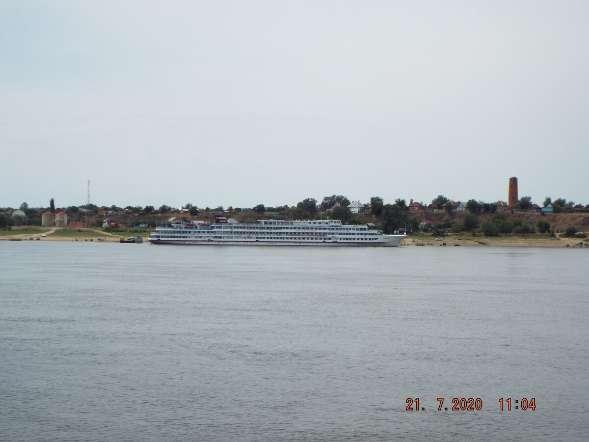 "Сергей Кучкин"  у  причала с.Никольское