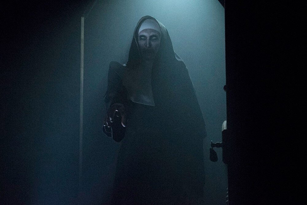 Монахиню сыграла Бонни Ааронс