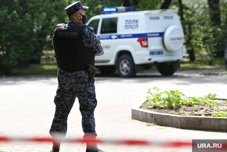    Тело предпринимателя с шесть пулевыми ранениями было найдено в его доме