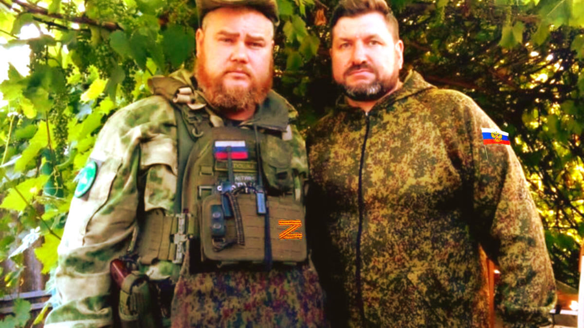 Последнее фото Алексея Дмитриева (слева) с другом детства Максимом Алейниковым