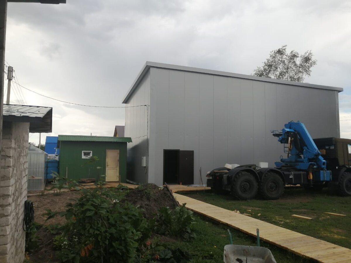 Гараж из сэндвич-панелей