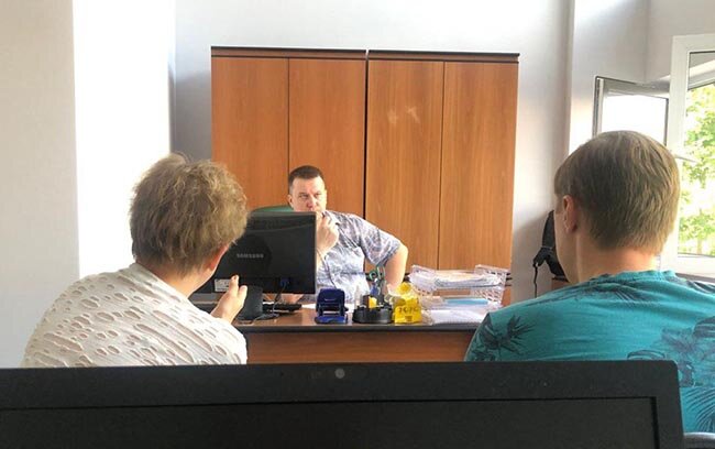 Ведущий юрист компании Бобков Константин Владимирович консультирует 