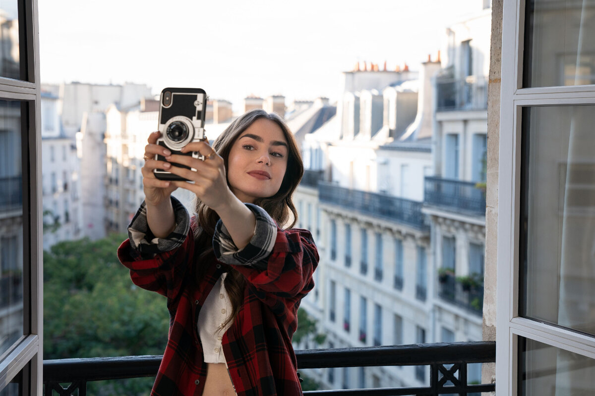 Эмили в Париже/ Emily in Paris, сериал, с 2020 г.