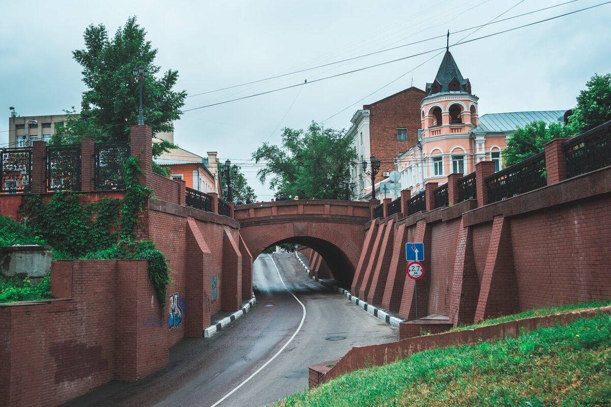 Каменный мост воронеж фото Город, согласно легенде, обладающий званием города с самыми красивыми жителями в