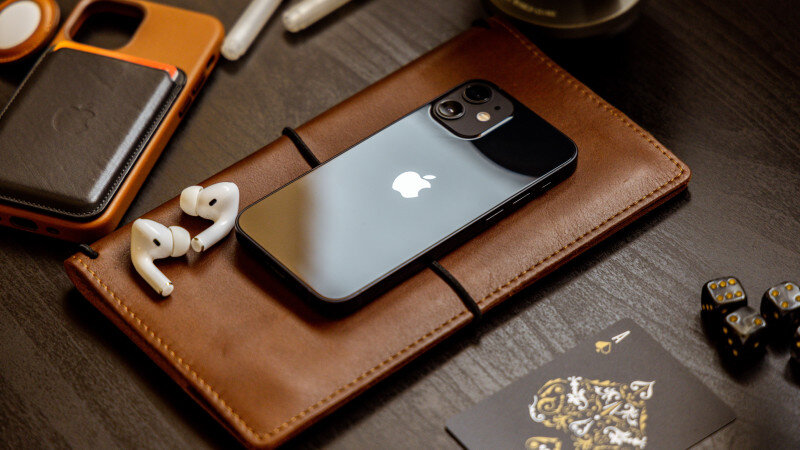     iPhone 12 mini. unsplash.com