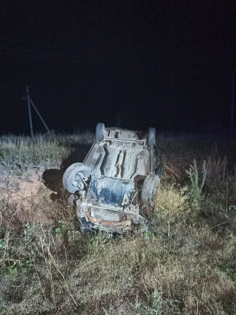    В Октябрьском районе нетрезвый водитель «Лады Гранты» слетел в кювет и перевернулся Кристина Просвиркина
