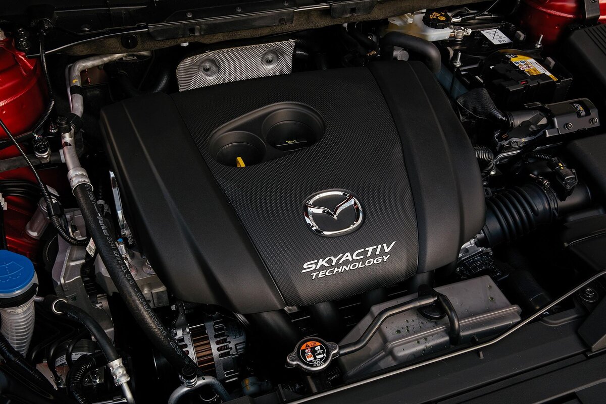 Двигатель мазда cx5. Mazda CX 5 SKYACTIV. Двигатель Mazda CX-5 2.0 SKYACTIV. Mazda CX 5 моторный отсек. Двигатель скайактив Мазда.