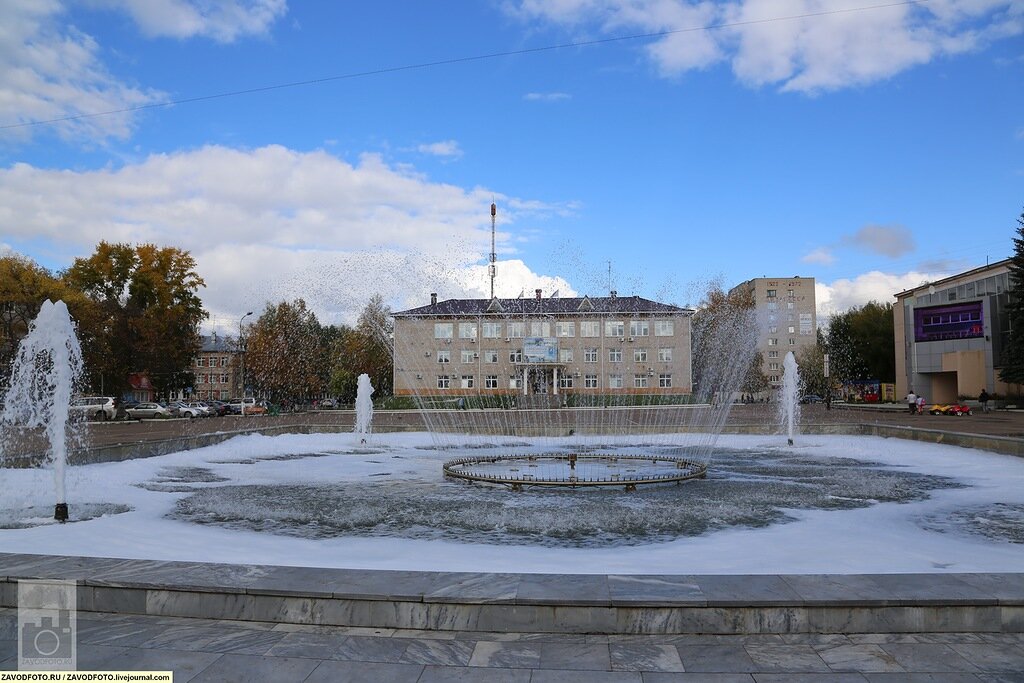 Г чайковский время. Город Чайковский Пермский край. Город Чайковский площадь. Город Чайковский Пермский край площадь. Дворец культуры г Чайковский Пермский край.