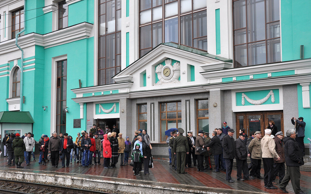 1. За пять минут до прибытия

