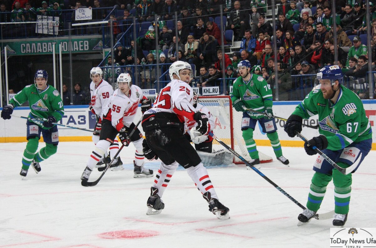 матч плей офф салават юлаев. плей-офф кхл салават юлаев. салават юлаев атлант финал. экипировка вратаря салават юлаев. хохряков хоккеист салават юлаев.