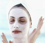 Чтобы сохранить молодость кожи надолго, косметологи рекомендуют употреблять продукты, усиливающие выработку коллагена и эластина в коже, а именно продукты, содержащие: