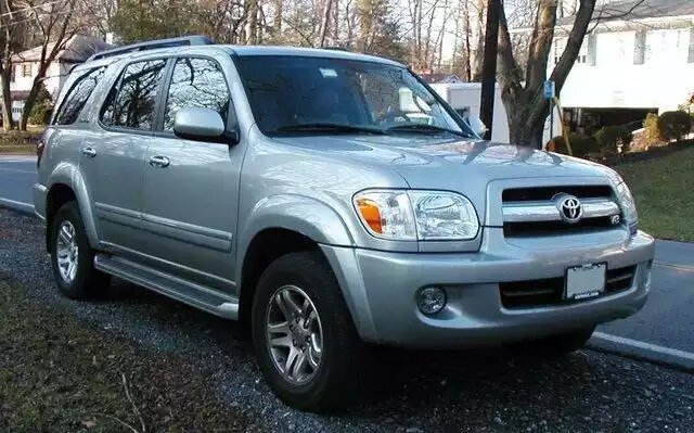Первое место было присуждено Toyota Sequoia — 6,6% этой модели имеют пробег более 320 тысяч километров. 

