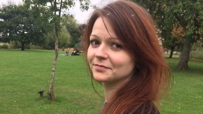 Изображение copyright YULIA SKRIPAL / FACEBOOKИзображение подписи Юлия Скрипаль лечилась в районной больнице Солсбери более месяца после контакта с нервным агентом