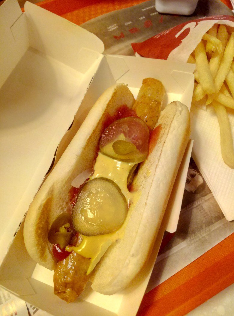 Суровая реальность - Хот-Дог KFC в ресторане на ВДНХ