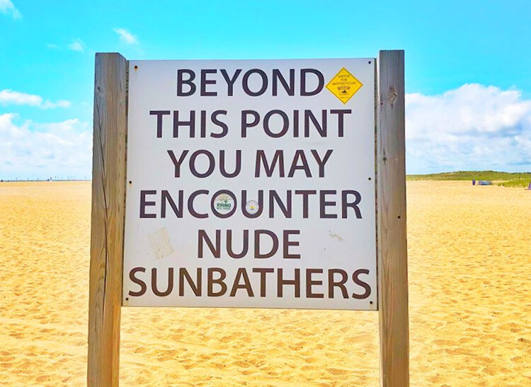 Нудистский пляж — Википедия