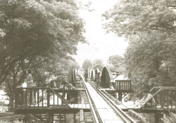  Эта история наложниц, которых использовали  для удовлетворения физиологических  потребностей японских солдат и которых японцы называли: «женщины для утех». 
  
 
Мост через реку Кхвээ (или Кхвай, под таким названием река стала известна благодаря одноименному голливудскому кинофильму). 
