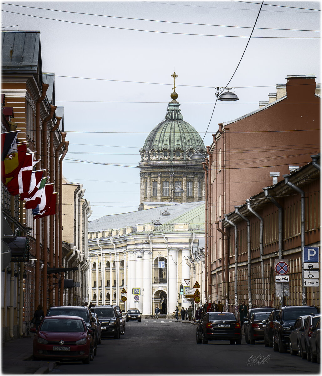 Санкт-Петербург. Ул. Ломоносова. С видом на Гостиный Двор и купол  Казанского собора. Май 2019. | Владимир Кононов | Дзен