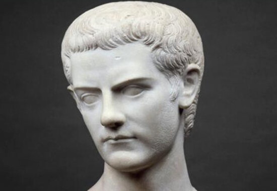  Калигула. Источник: wikipedia.org