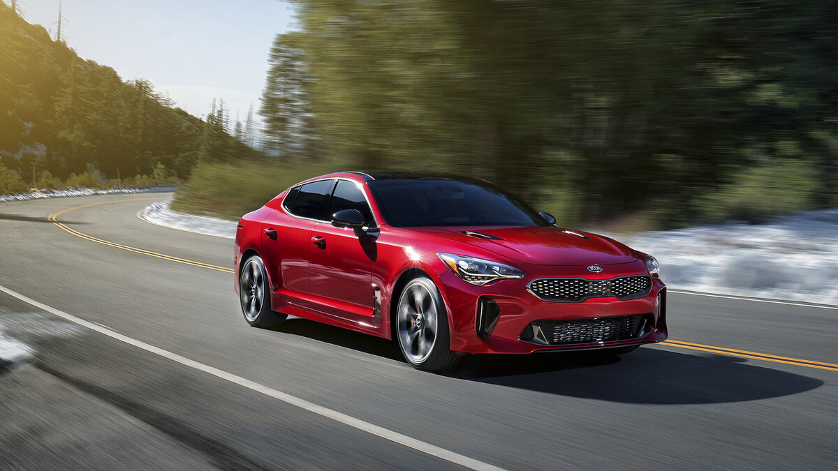 Первый в истории марки Kia автомобиль класса гран-туризмо. KIA Stinger.