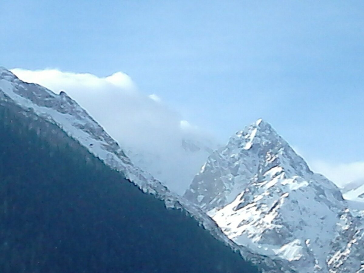 поселок Домбай КЧР. Нереальная красота! Ощущение, что горы прилеплены к небу