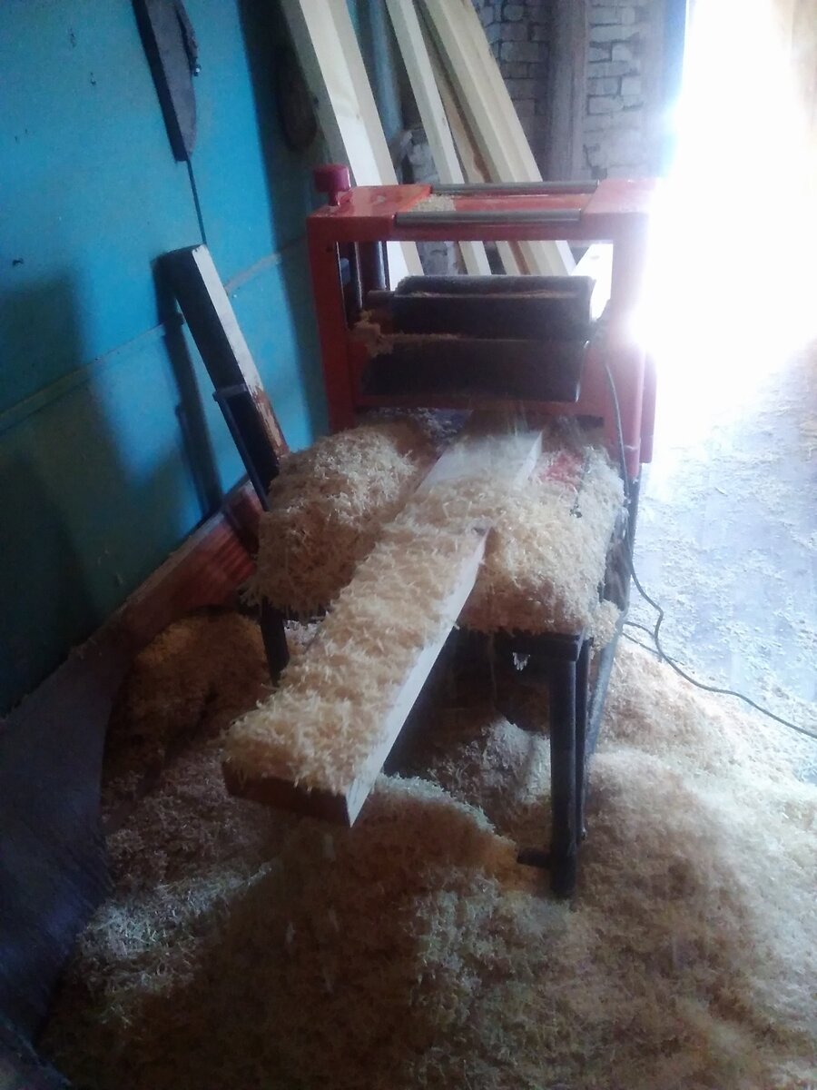 Рейсмус, доски, стружка.. 