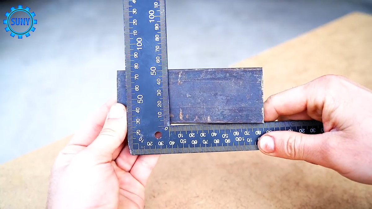 Скриншот с видео на YouTube-канале Mr SunY