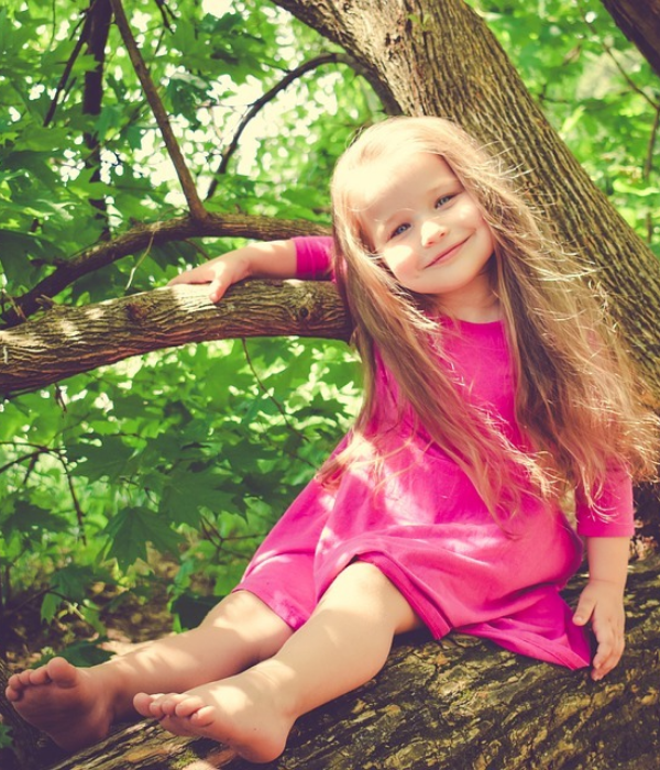 https://cdn.pixabay.com/photo/2018/05/15/07/39/girl-3402351_960_720.jpg