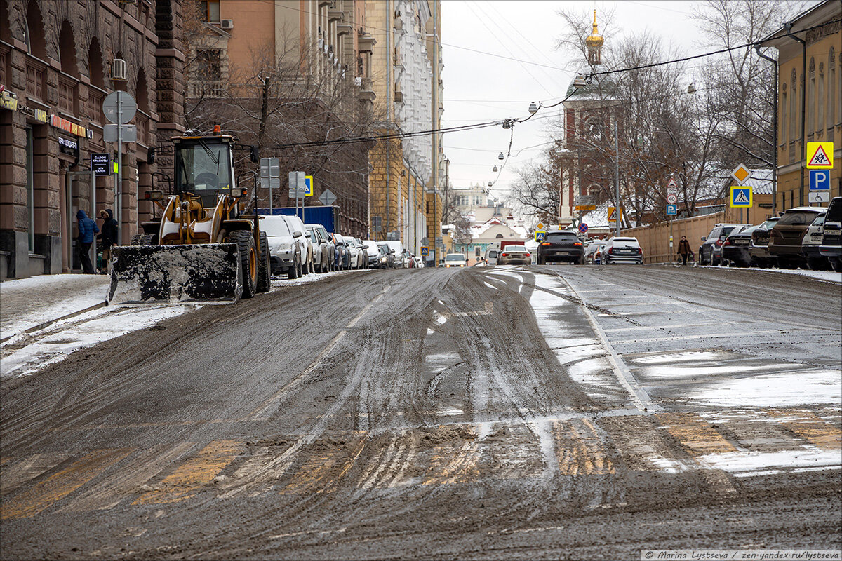 Как избавляются от долгожданного снега в Москве, создавая грязь вместо  чистоты | Fotografersha | Дзен