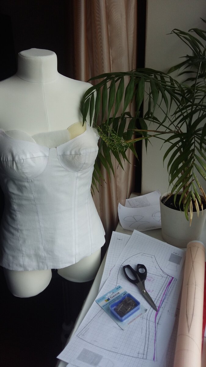 Мой помощник - манекен из пенополиуретана. Фирмы Иминера. Производство Россия, город Самара.