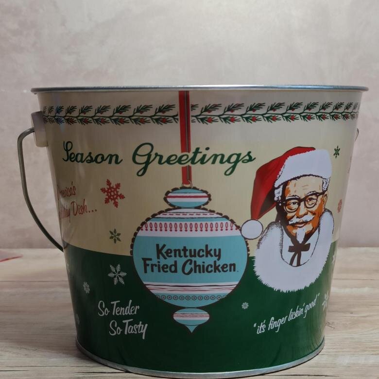 Железное юбилейное ведро KFC 2020 Новогодний дизайн.